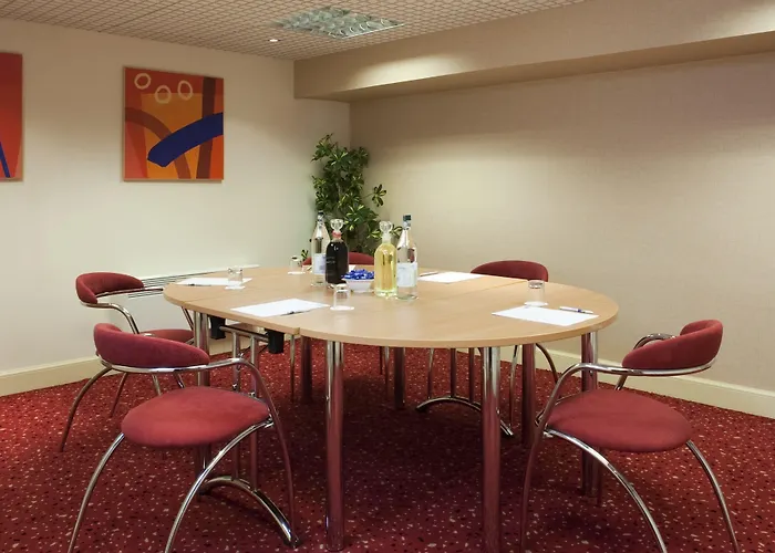  Holiday Inn Express Edinburgh City Centre By Ihg