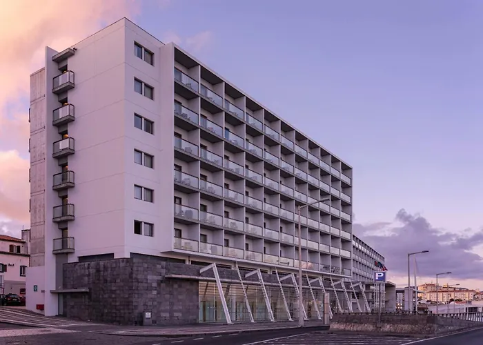 Luxury hotel only: Hotel Marina Atlantico