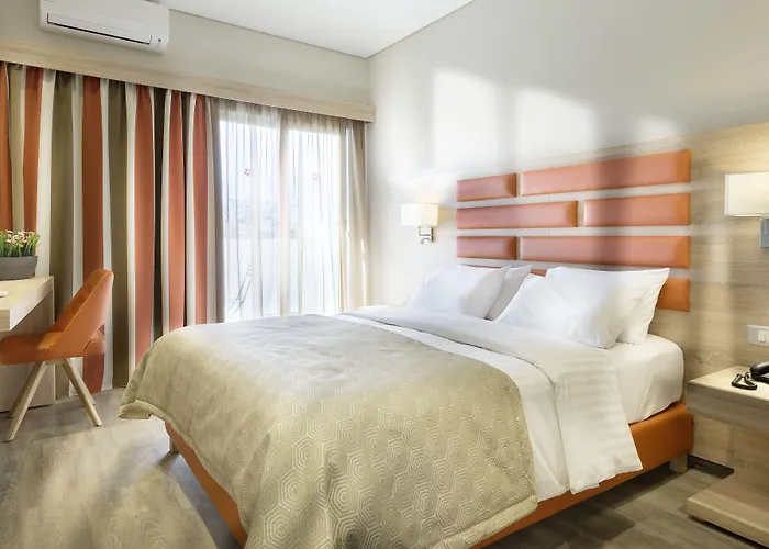 Hotel with view: Jason Inn