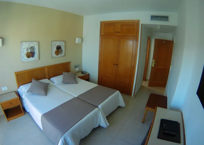 Hotel con piscina: Hotel Albatros