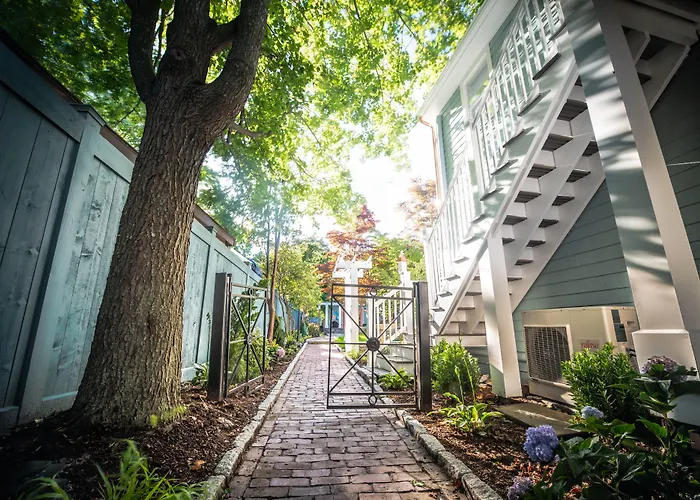 B&B only: Town & Tide Inn