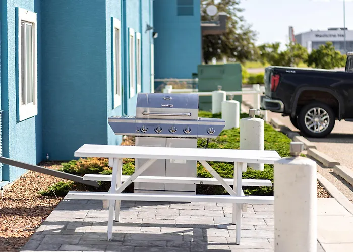 Motel: Home Inn Medicine Hat