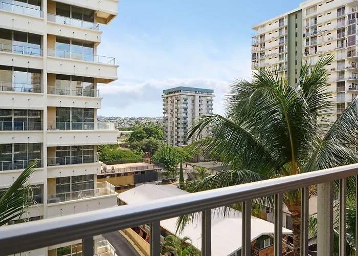 Pet Friendly hotel: Ewa Hotel Waikiki