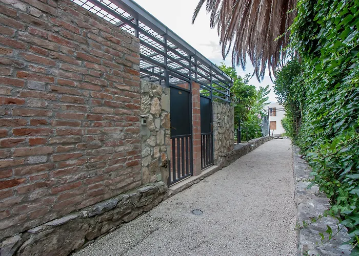 Garden Apartment Hotel