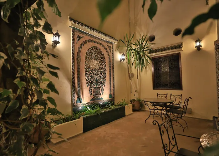 Central hotel: Riad Jardin Chrifa