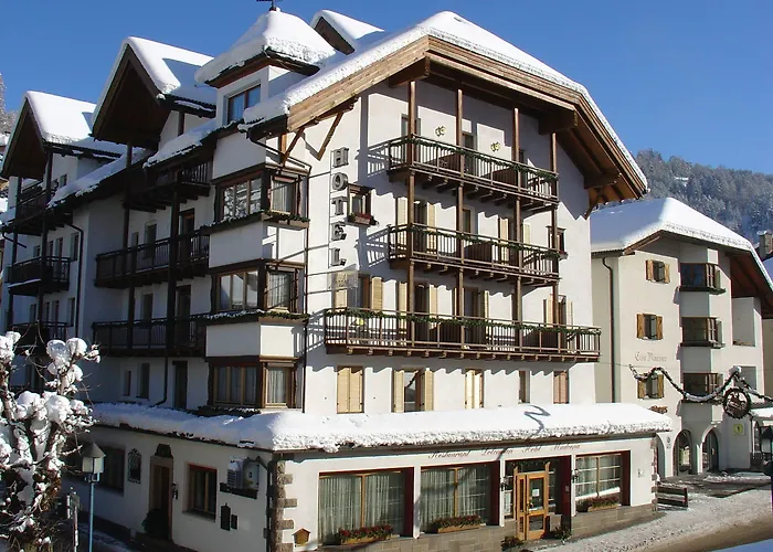 Hotel sulla spiaggia: Hotel Dolomiti Madonna