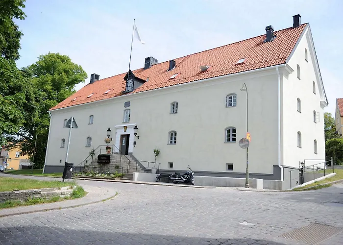  l Slottsbacken