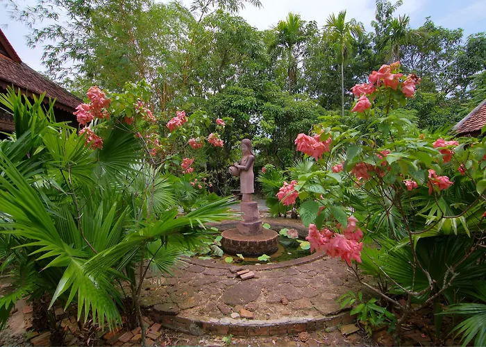 Family Hotel: Palm Village Resort & Spa