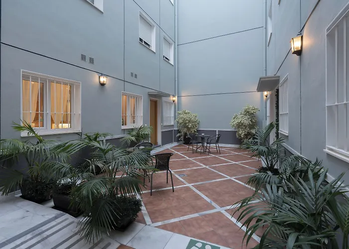 Apart hotel: Plaza De La Luz Cadiz