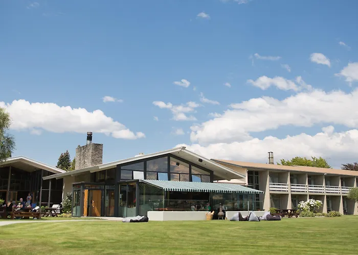 Cheap hotels Wanaka