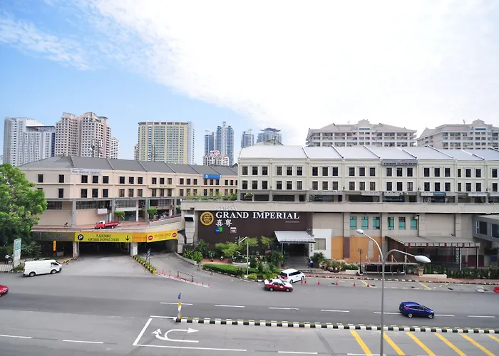 Damas Suites & Residences
