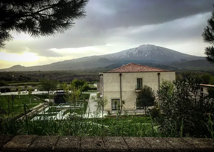 Hotel Con Piscina La Fucina Di Vulcano