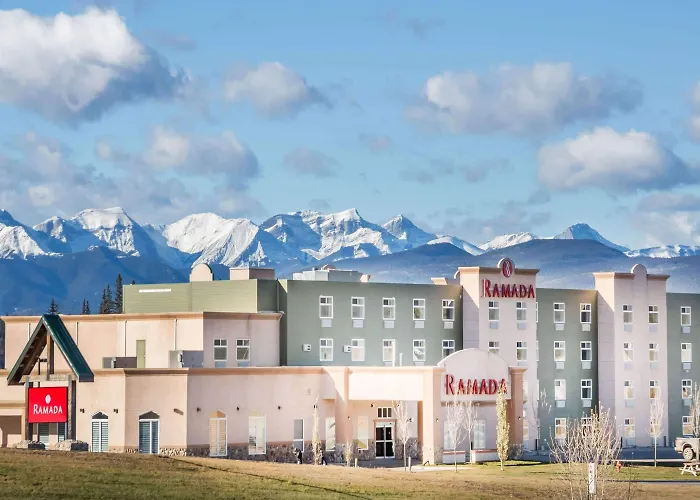 Pet Friendly hotel: Ramada By Wyndham Hinton