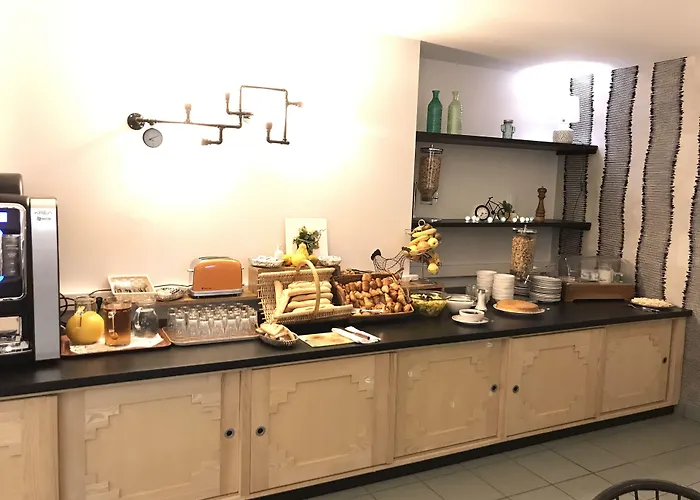 Hôtel Restaurant Plaisance-Piscine couverte et chauffée- Proche Sarlat-