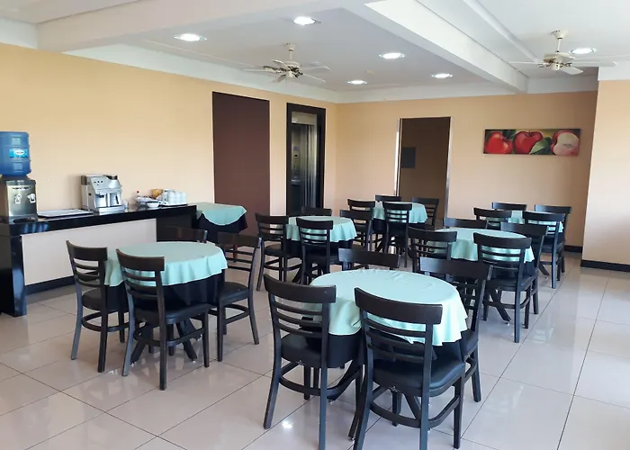 Cristal Palace Inn