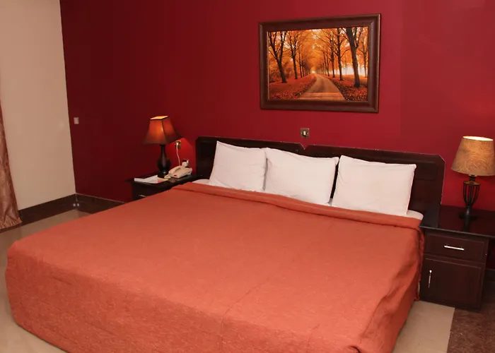 Hotels with pool Agura