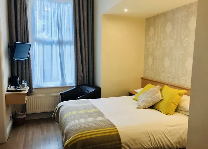The Westlynne Hotel & Apartments