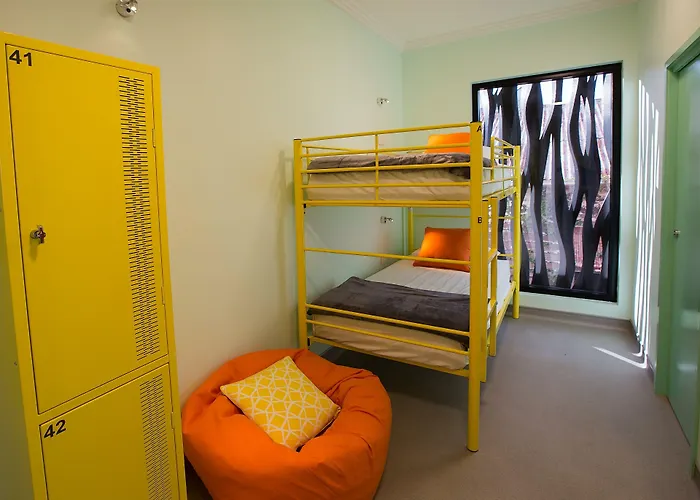 The Hostels Breeze Lodge