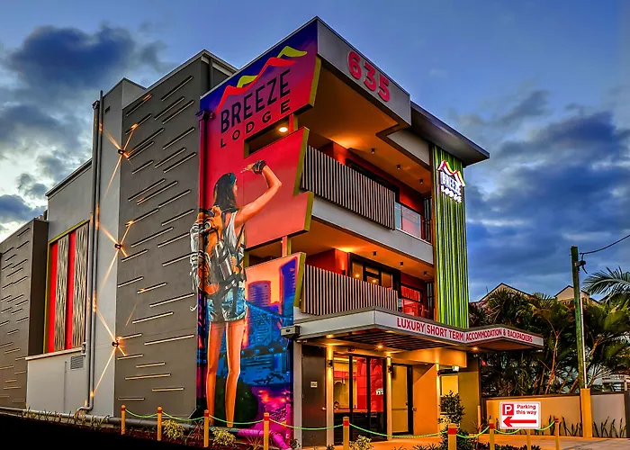 The Hostels Breeze Lodge