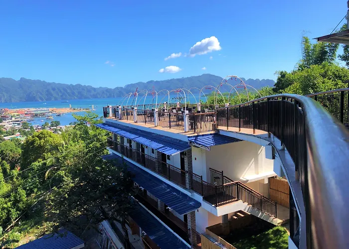 Skylodge