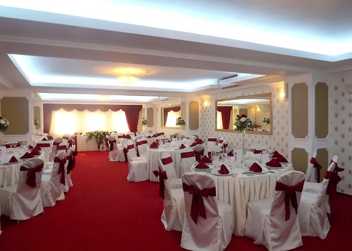 Family Hotel: West Plaza Hotel
