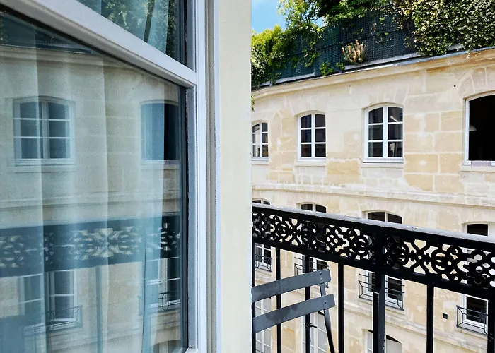 Hotel with view: Hotel Bourg Tibourg - Paris Marais