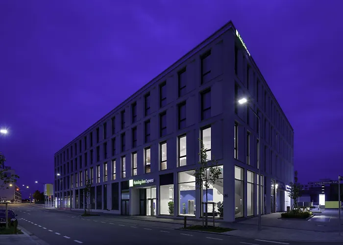 Holiday Inn Express - By Ihg