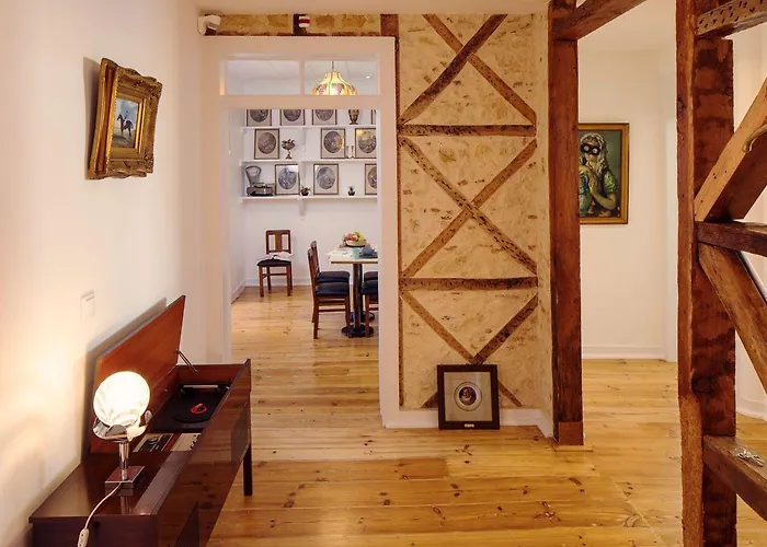 Lisbon Calling Rooms & Studio