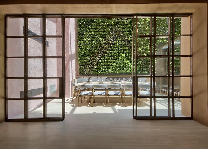 Family Hotel: Land'S End, Boutique Hotel