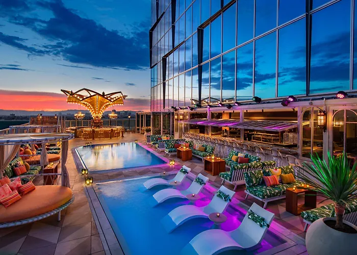 Hotels With Four Stars Moxy Downtown Los Angeles