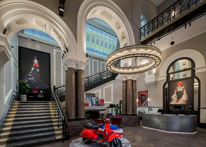 Radisson Red ,