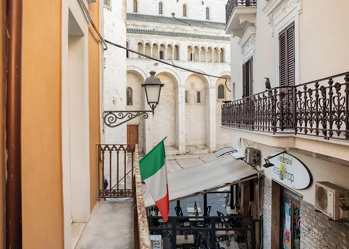 Bari LandLord 8 - Una Finestra sulla Cattedrale