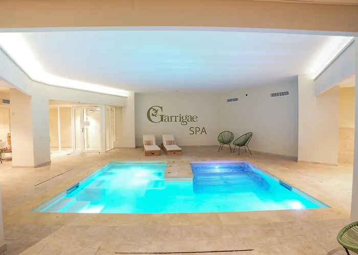 Pet Friendly hotel: Garrigae Domaine De L'Esterel - Piscine & Spa Cinq Mondes