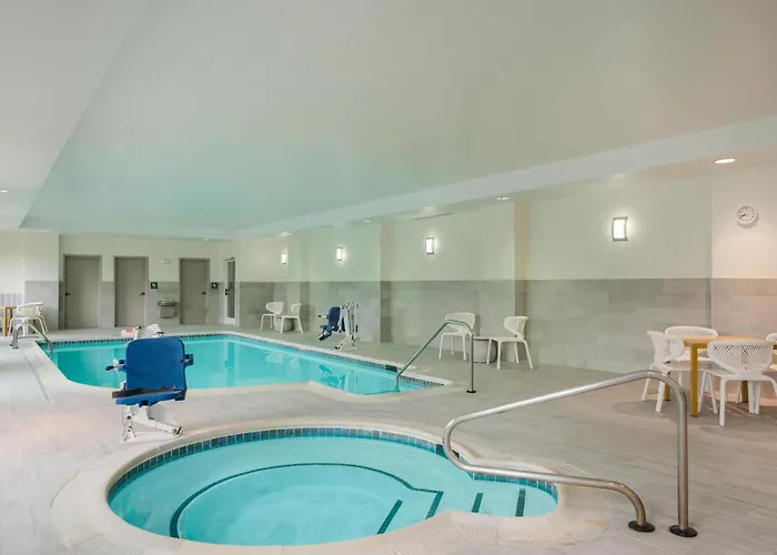 Hotel with pool: Hilton Garden Inn Morgantown
