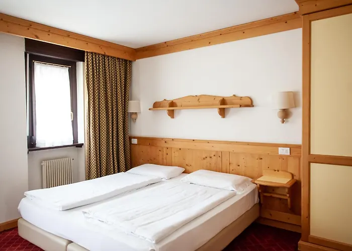 Hotel Con Piscina Residence Lastei