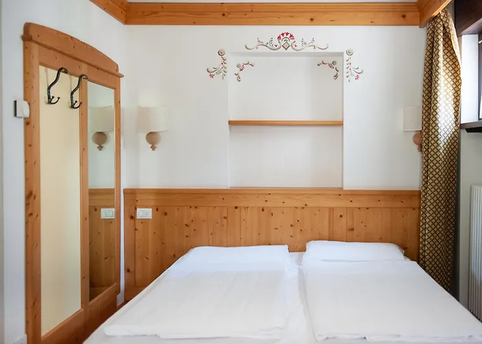 Hotel Con Piscina Residence Lastei
