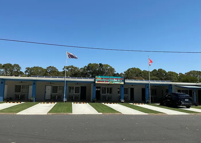 Hotel with view: Moore Park Beach Inn