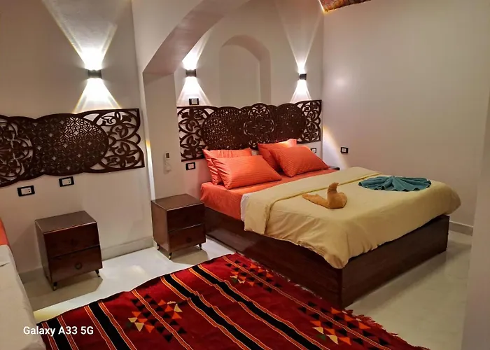 Family Hotel: Queen House