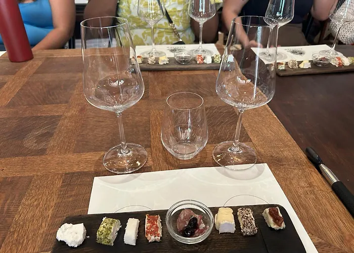 4 star hotel: Curiocity Green Point