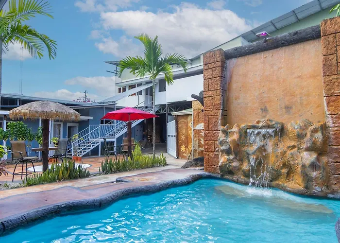 Hostel: Arenal Poshpacker Boutique Urban Tropical Hotel