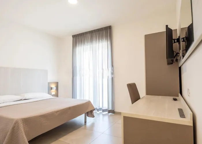 Albergo centrale: Nuovo HOTEL SETTIBI 20m dalla spiaggia