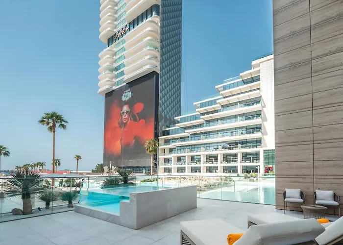 Beach hotel: Five Luxe