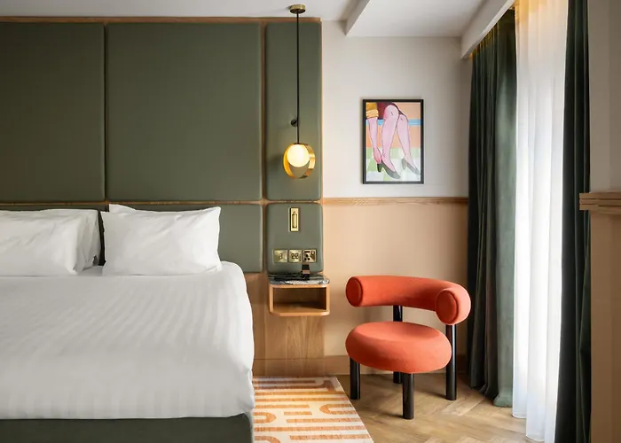 Beach hotel: Carlton George Hotel