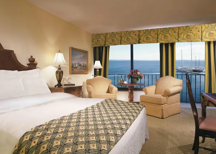 Hotel with view: Holiday Inn Bar Harbor Regency Hotel By Ihg