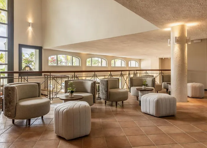 Kid friendly hotel Mauricia Beachcomber Resort & Spa