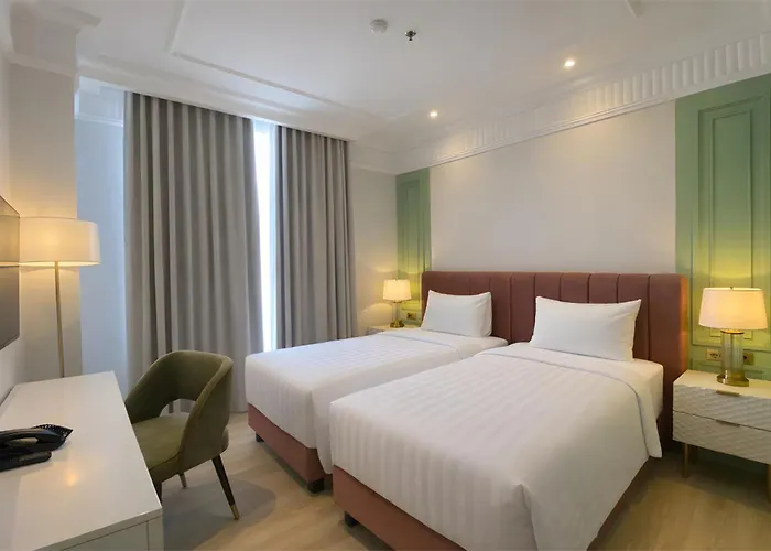 Central hotel: Maia Hotel Jakarta