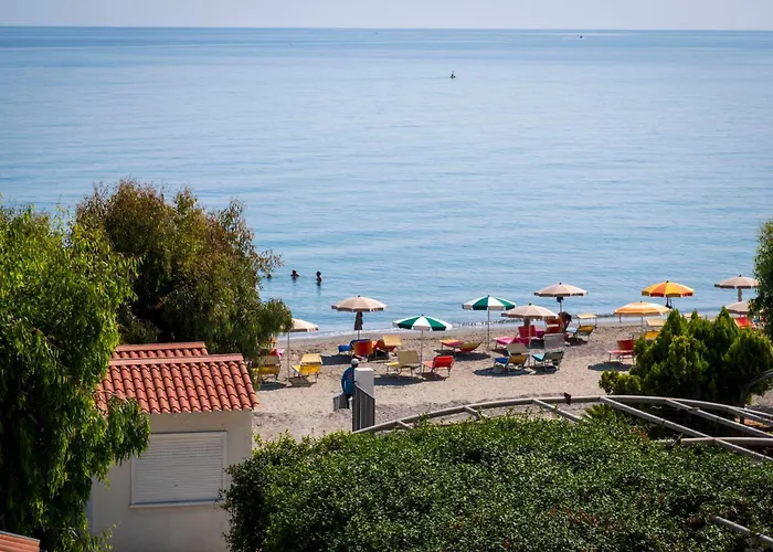 Hotel Ping Pong: Testa di Monaco - Natural Beach Village