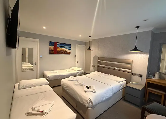 Resort: Kingswaypark Hotel At Park Avenue