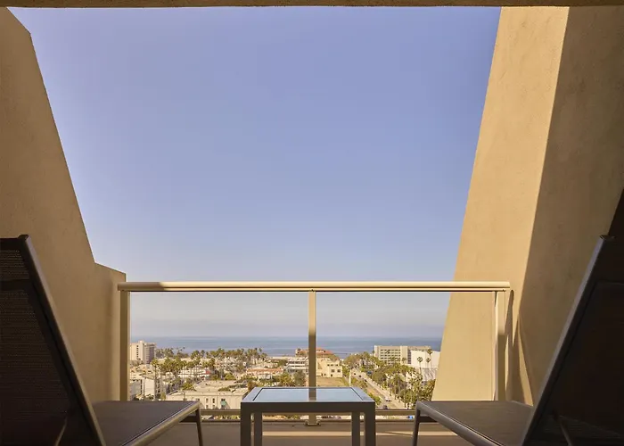 Pet Friendly hotel: Hyatt Centric Delfina Santa Monica