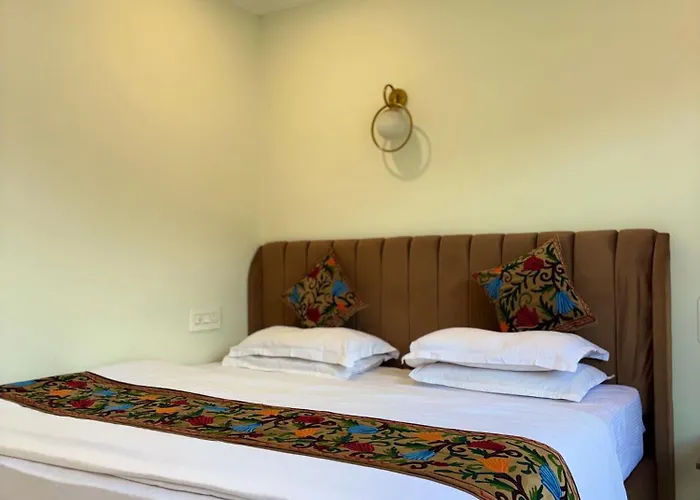 Cheap hotel: Hotel Crescent